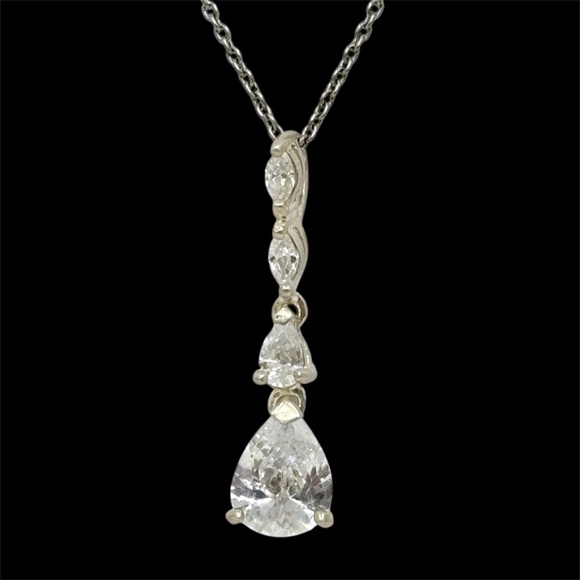 Sterling silver cubic zirconia drop pendant - GM44 - Picture 1 of 5